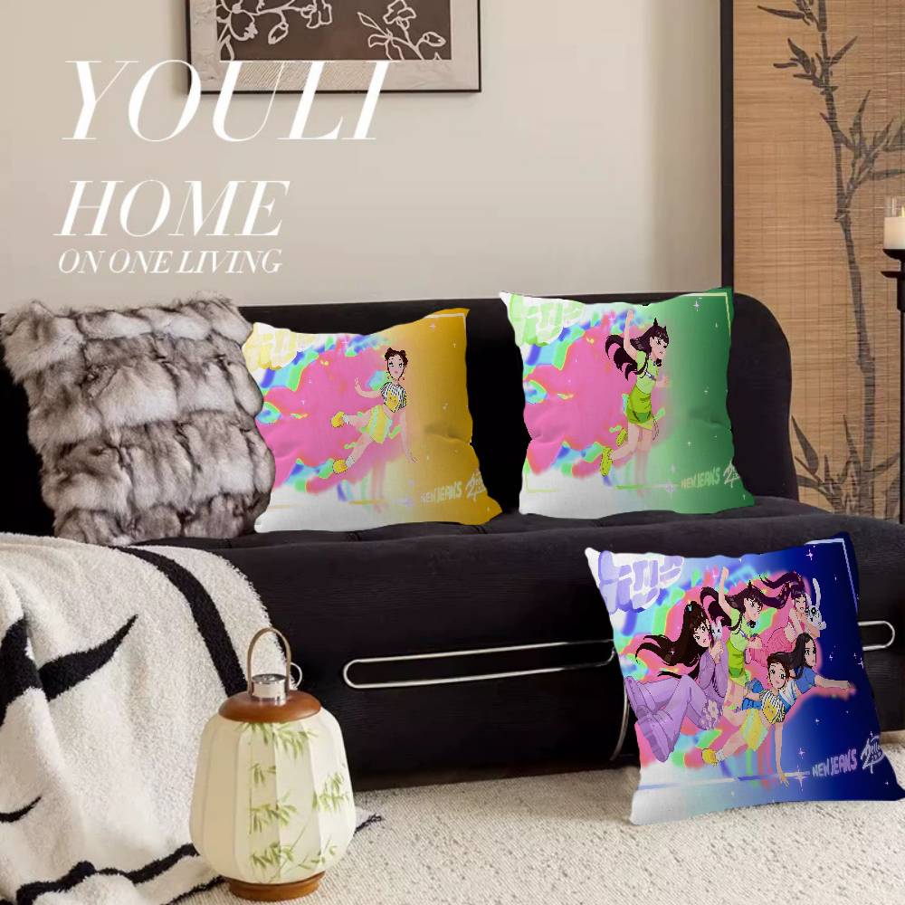 Home Textiles Group - ปลอกหมอนอิงลายอนิเมะ N-NewJeans Singing Group สำหรับตกแต่งโซฟาและบ้าน